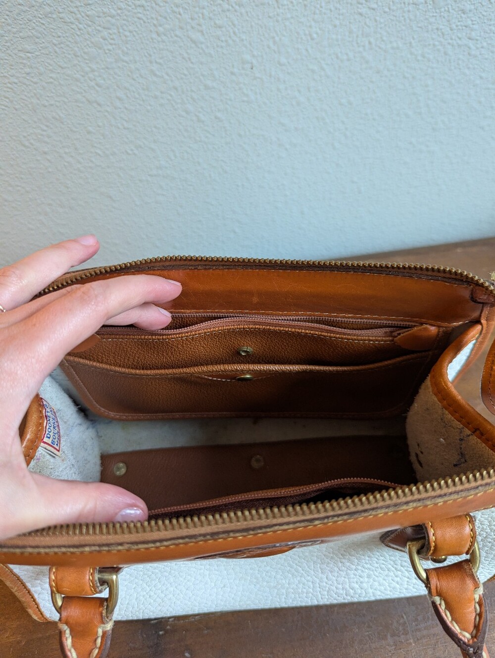 Vintage Dooney & Bourke White + Tan Leather Satchel Hand Bag Purse Made In USA - Picture 12 of 16